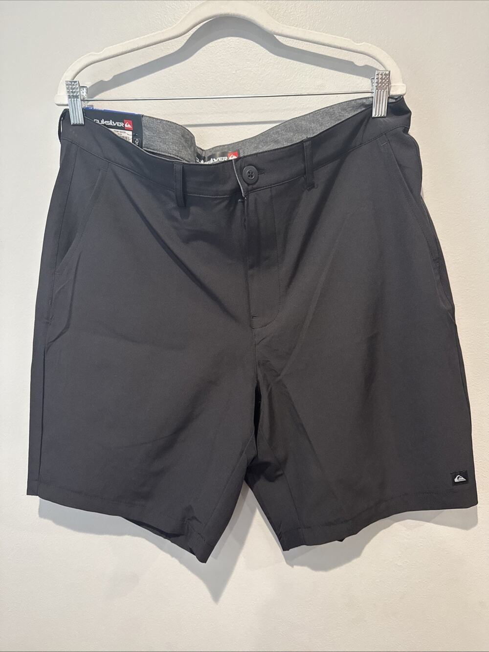 NWT Quicksilver Men’s Black Stretch Hybrid Shorts 9" Inseam Size 36 UV 50 Casual
